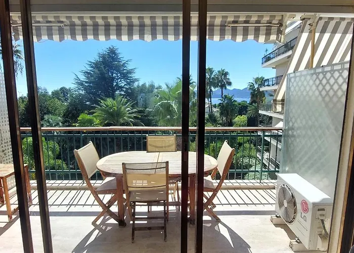 Le Panoramique - - Centre - Sea View - Swimming Pool - Free Parking Apartment *